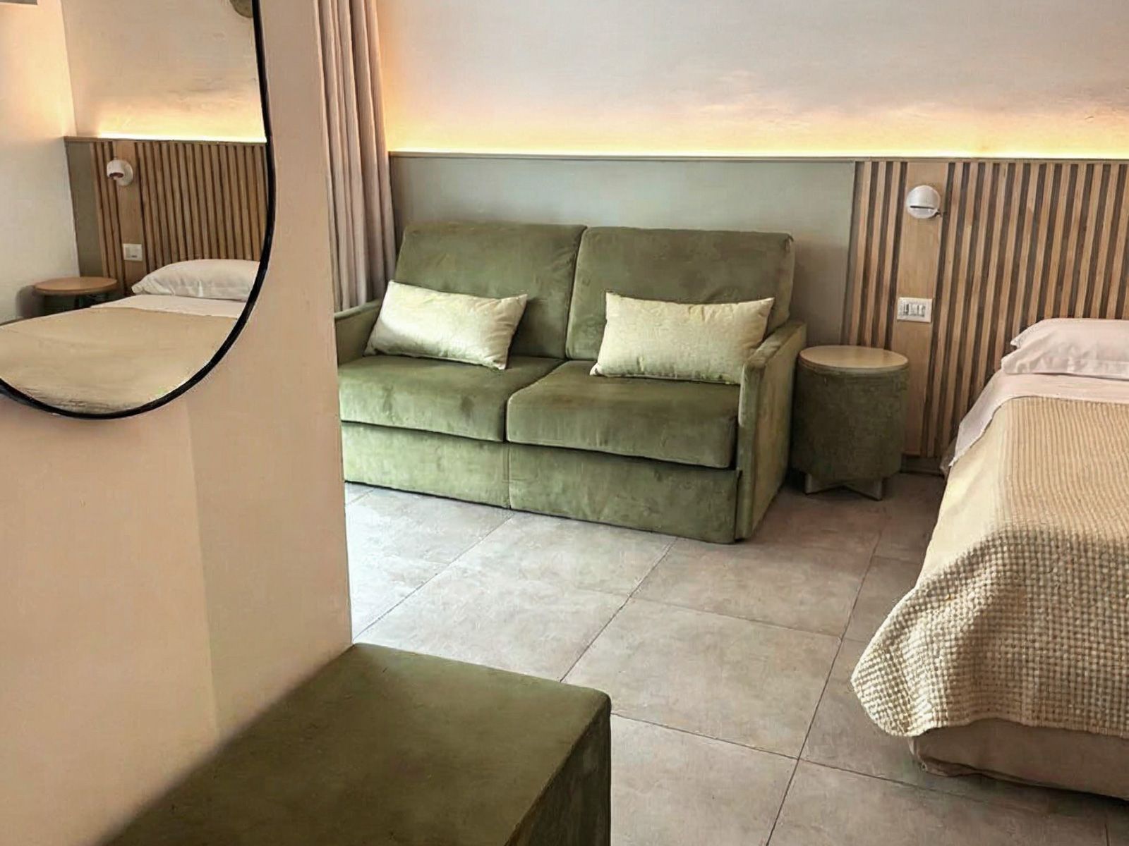 family-suite-the-village-03-US